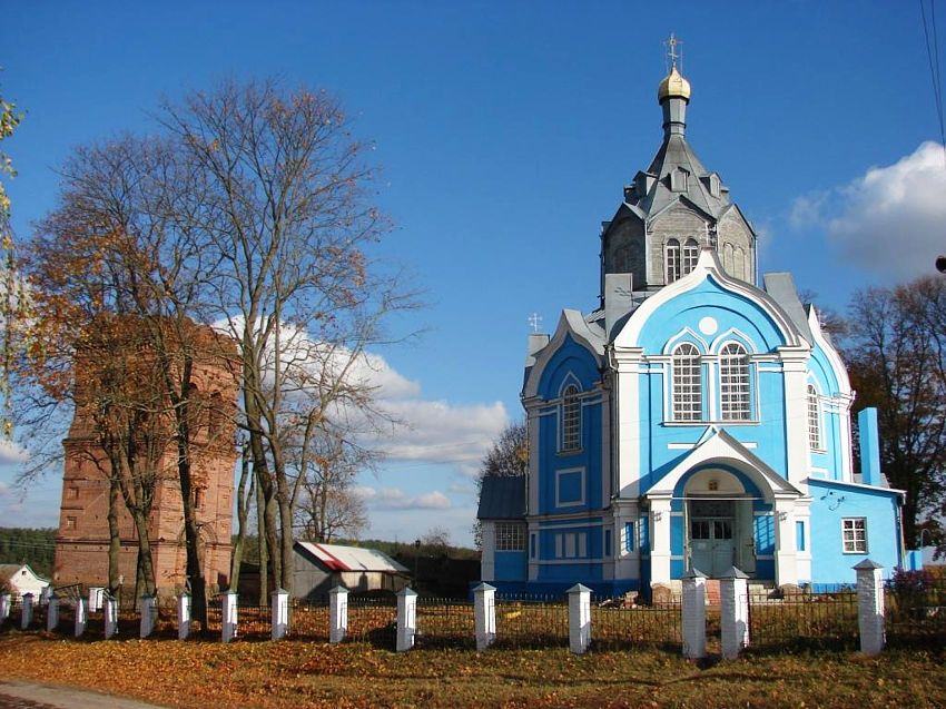 Храм в честь Покрова Пресвятой Богородицы.